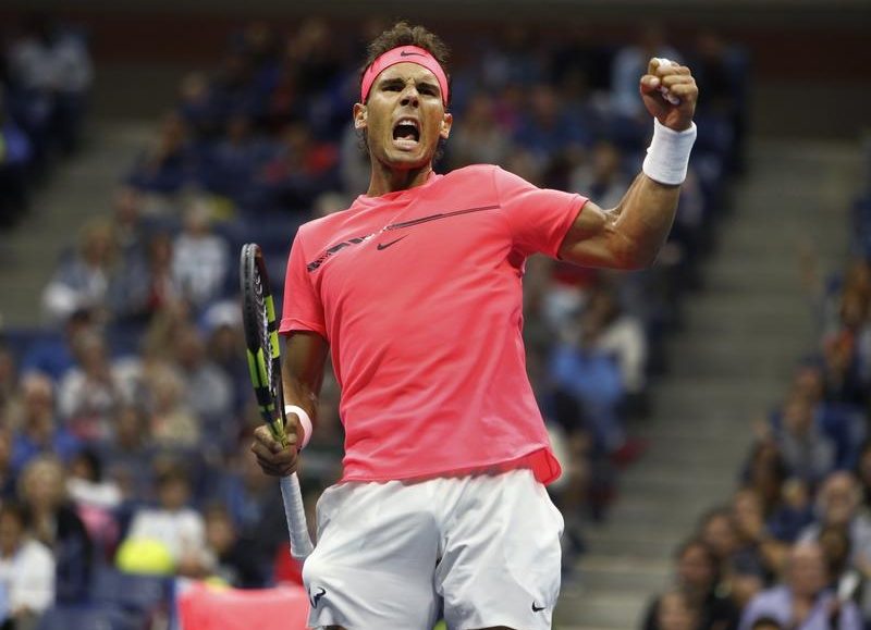 Roger Federer wins in straight sets, advances to US Open quarterfinals Roger Federer wins in straight sets, advances to US Open quarterfinals